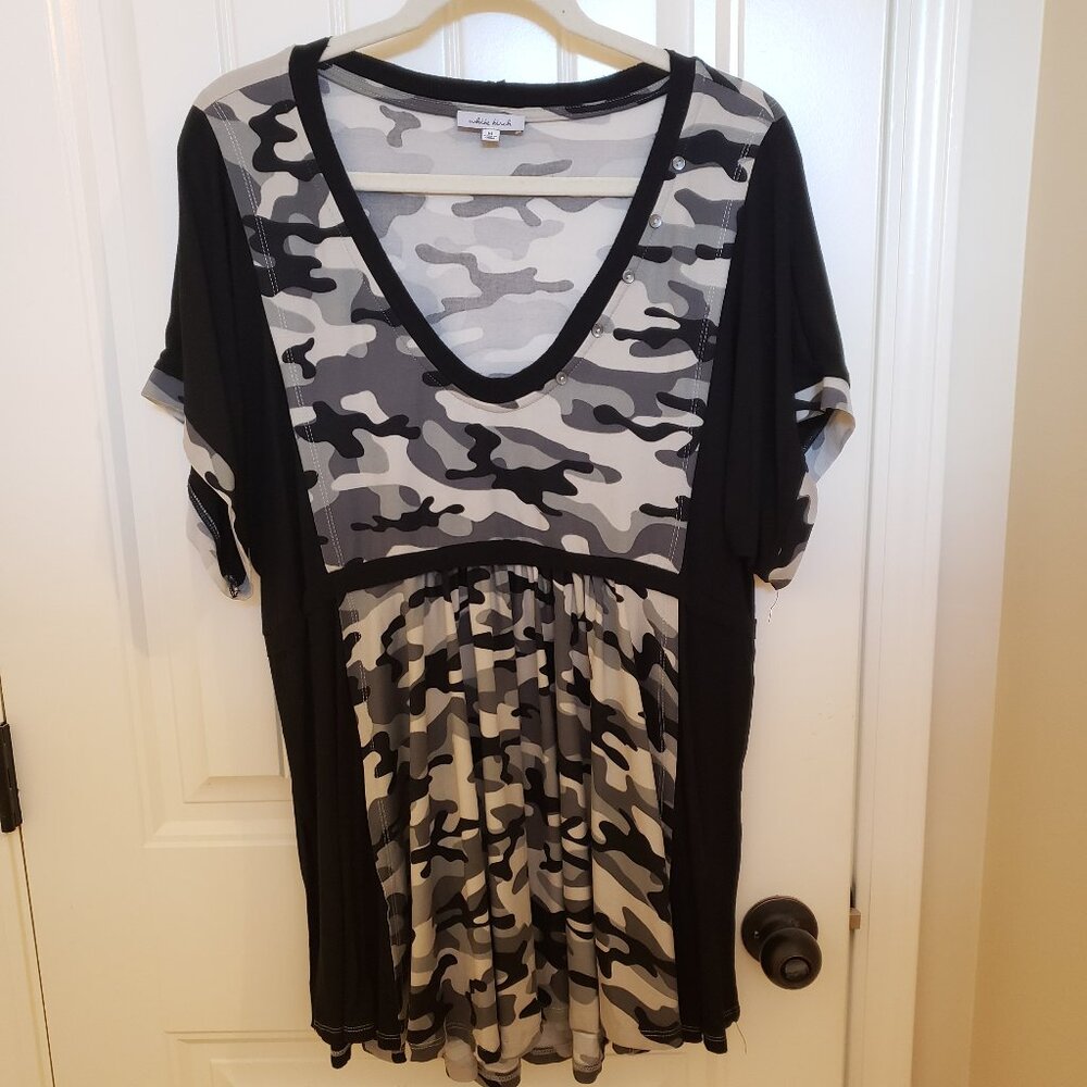 White Birch Black & Grey Camo Ribbed Babydoll Top M